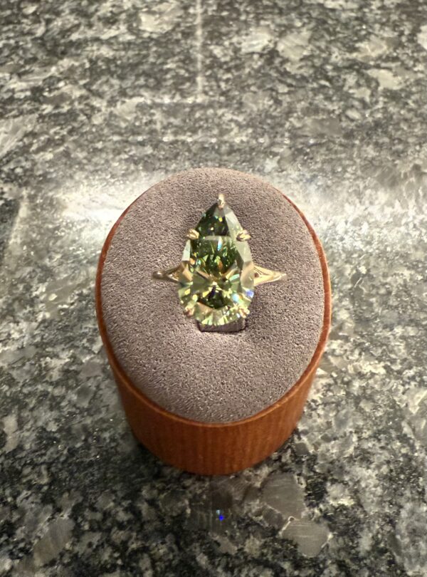 (SOLD) 6.07 Fancy Vivid Green Diamond Ring